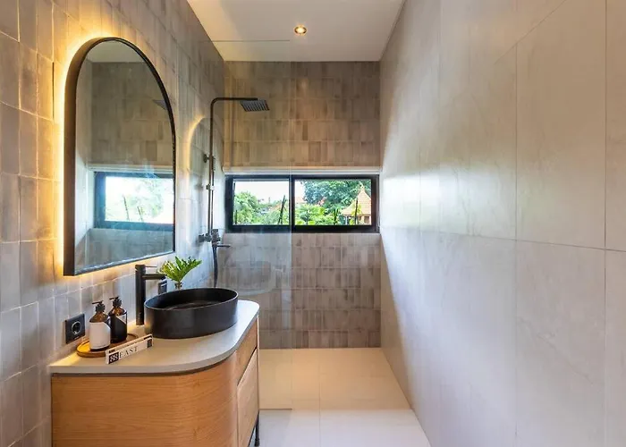 Canggu, 2br Modern With Rice Paddy View