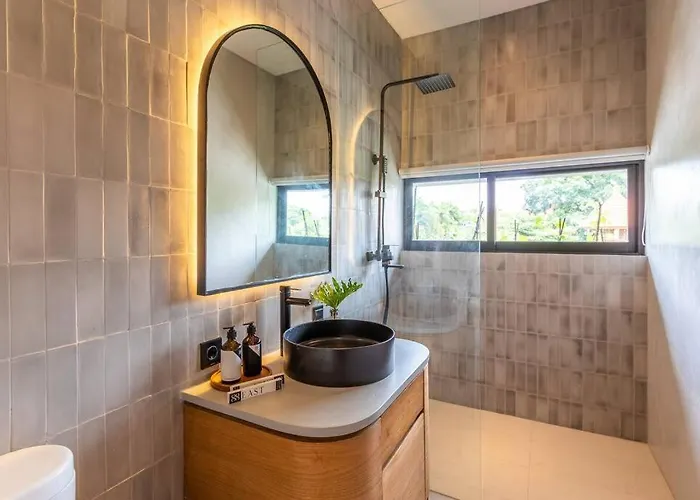Canggu, 2br Modern With Rice Paddy View